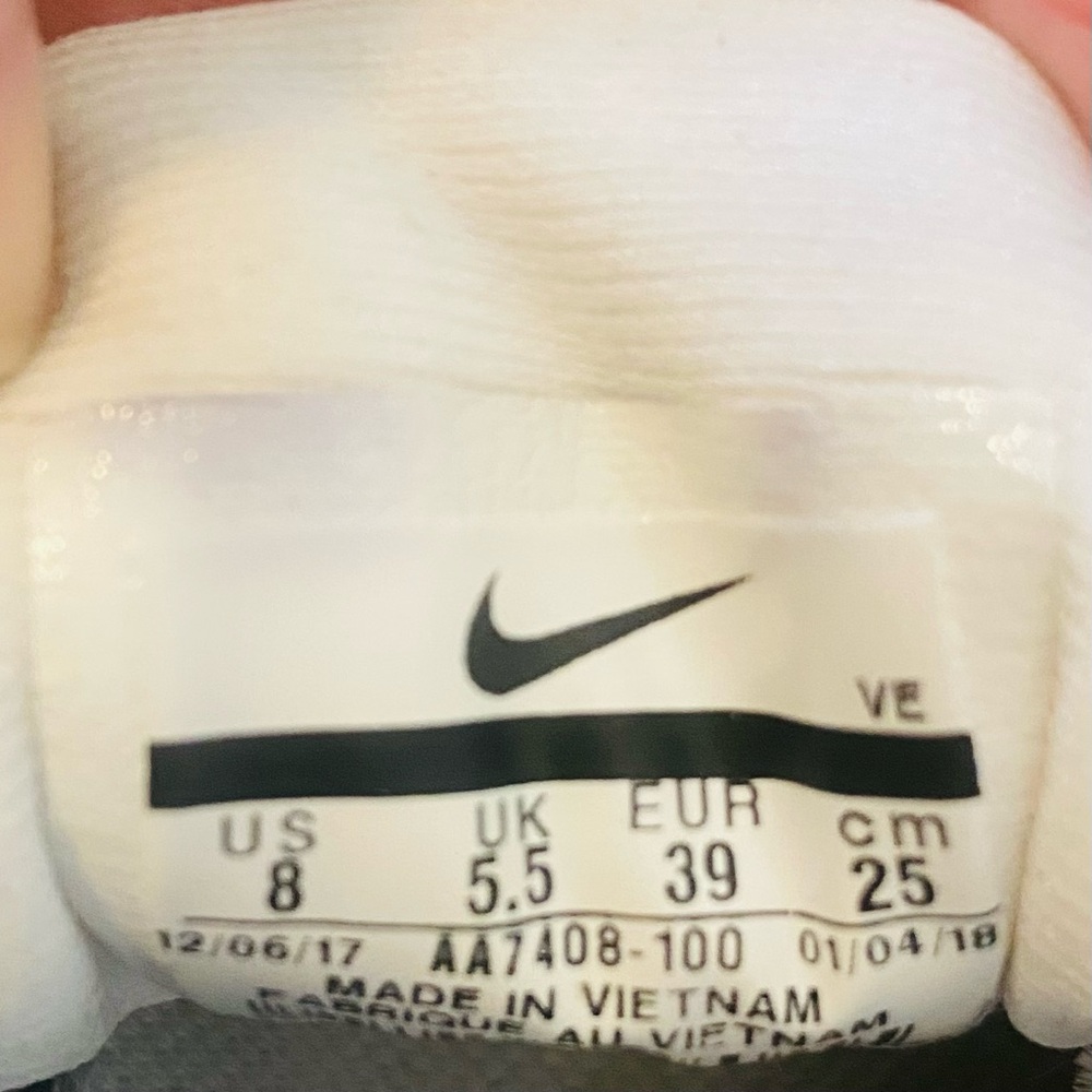 Nike Flex RN 2018 White and Black Sneakers - Size 8 Women - Picture 4 of 7